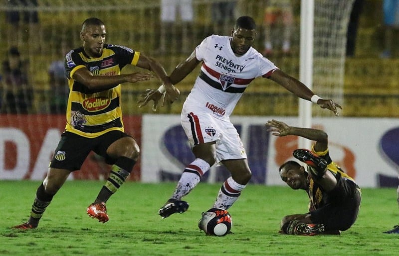 Jucilei faz sua estreia pelo São Paulo FC