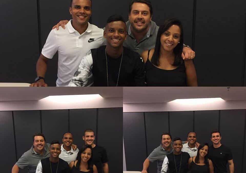 Atacante do Santos, Rodrygo prolonga contrato com a Nike