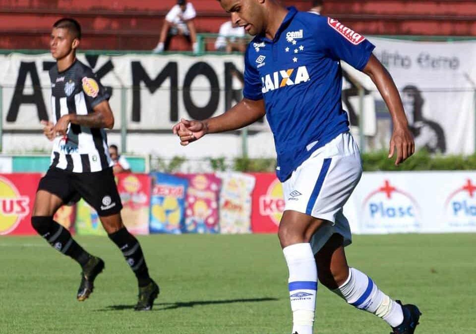 Top 3 entre os que mais atuaram em 2017, Alisson festeja sequência e projeta nova final pelo Cruzeiro