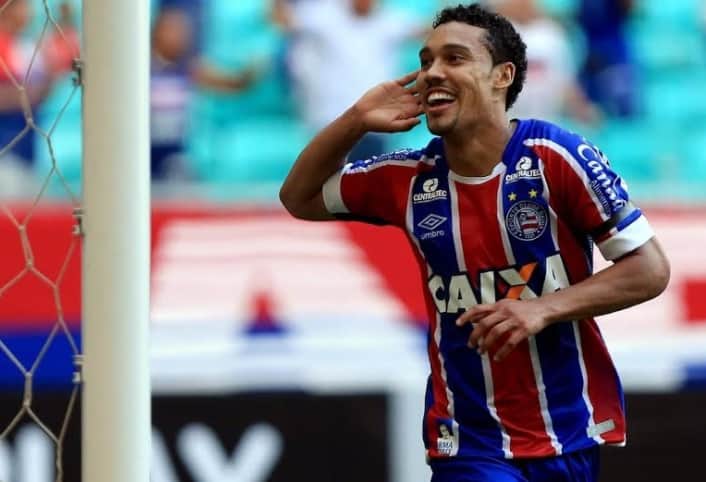 Edigar Junio marca em goleada do Bahia, líder do Brasileirão