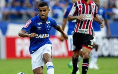 Titular do Cruzeiro, Alisson celebra vitória e passe decisivo para gol
