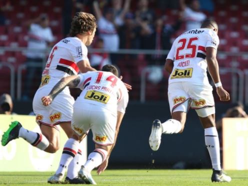 Peça-chave, volante Jucilei marca primeiro gol com a camisa do São Paulo
