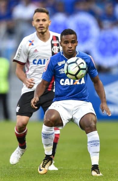 Ao portal ‘O Tempo/Super FC’, Elber fala sobre titularidade e acerto em permanecer no Cruzeiro