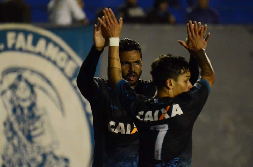 Com gol e assistência, atacante Artur brilha em goleada do Londrina sobre o Brasil-RS