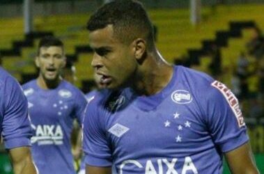 Bicampeão brasileiro pelo Cruzeiro, meia-atacante Alisson sonha com o título da Copa do Brasil