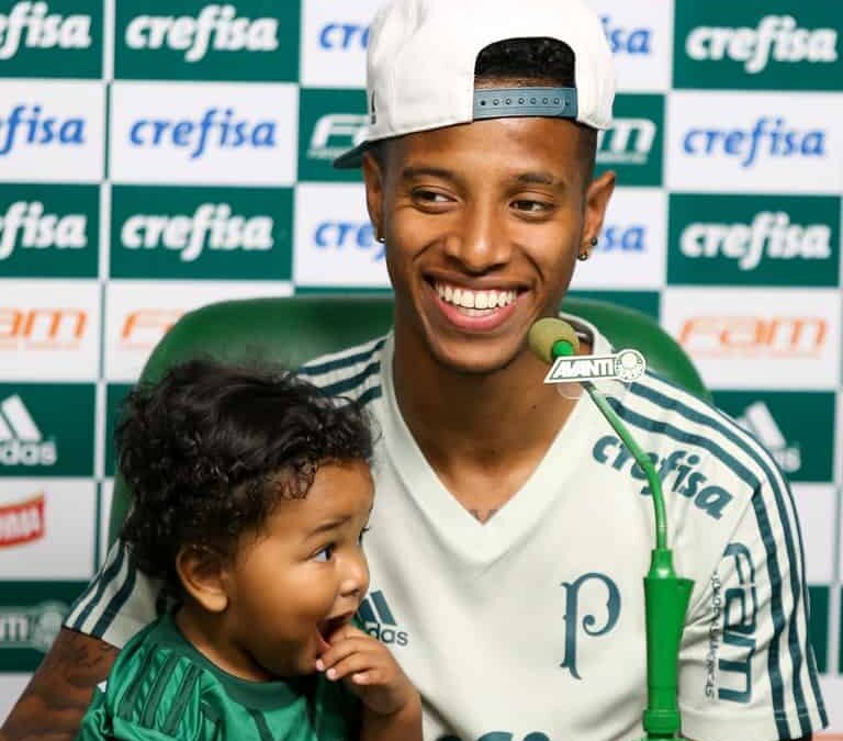 Em coletiva com o filho Rhavier, Tchê Tchê destaca confiança do Palmeiras por título brasileiro