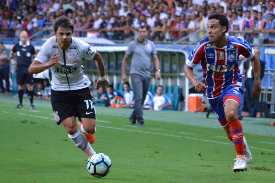 Em intervalo de três dias, Edigar Junio faz gols, dá assistência e brilha contra Palmeiras e Corinthians