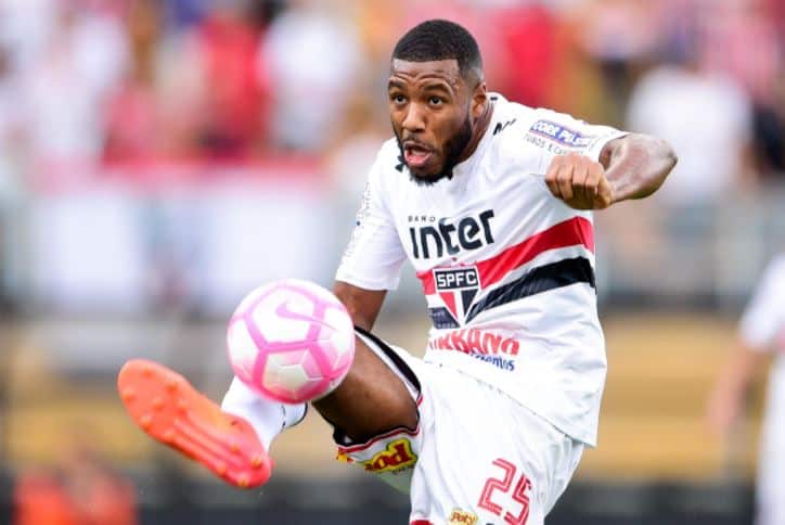 Ovacionado, Jucilei dedica vitória no clássico contra o Santos à torcida do São Paulo