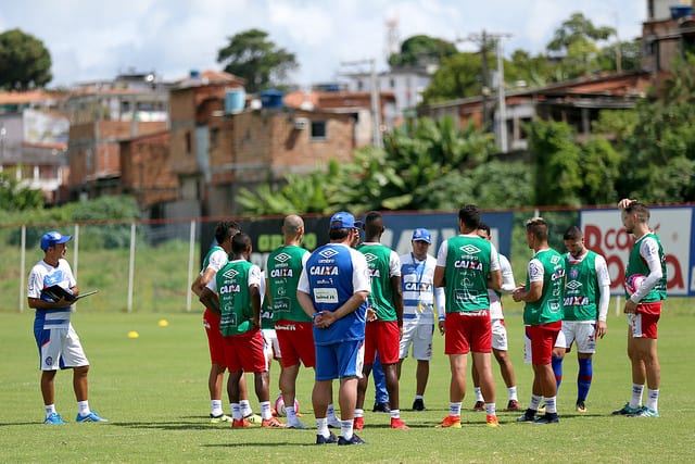 Elber e Edigar Junio treinam entre os titulares e devem formar ataque do Bahia na estreia do Estadual