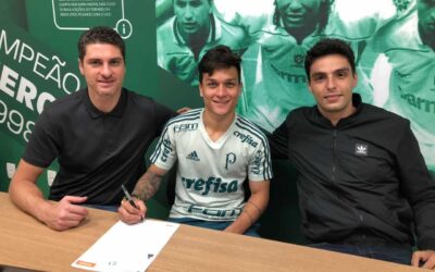 De volta ao Palmeiras após empréstimo, meia-atacante Artur renova contrato até o fim de 2021