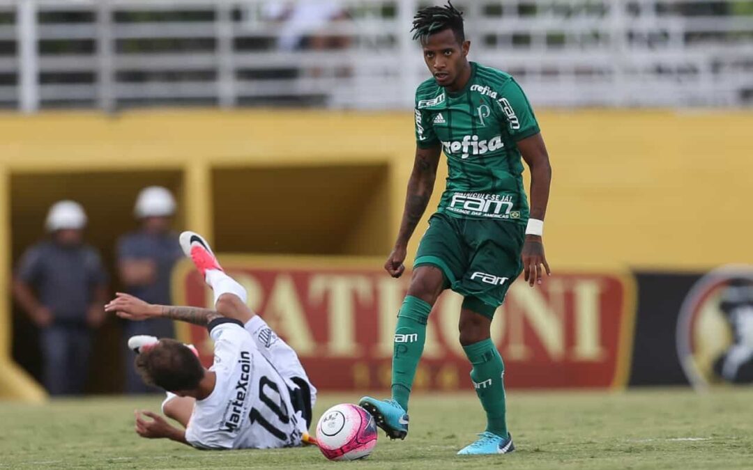 Tchê Tchê enfrenta primo em duelo do Palmeiras contra o Bragantino e é destaque no UOL