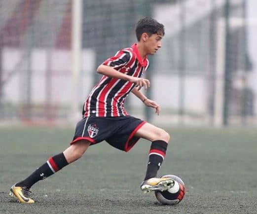 Meia Rodriguinho, da equipe Sub-15 do São Paulo, é o novo atleta da Un1que Football