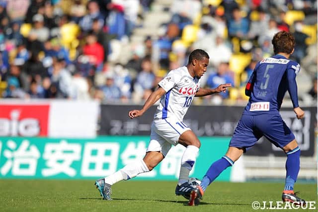 Atacante Lins deixa sua marca em vitória do Ventforet Kofu, do Japão, pela J-League 2