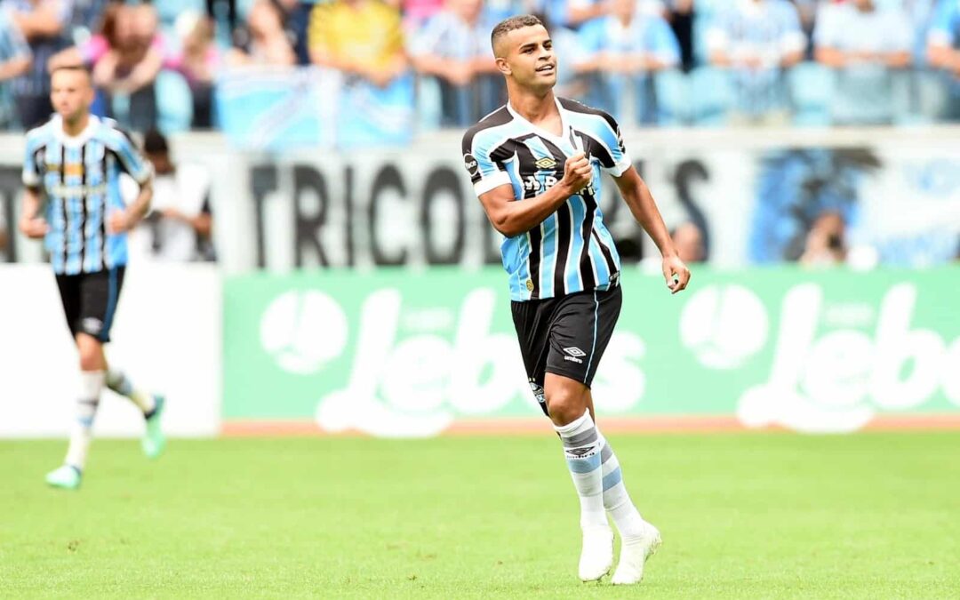 Após gol em decisão do Gaúcho pelo Grêmio, Alisson fala ao Sportv e vira destaque no Globo Esporte