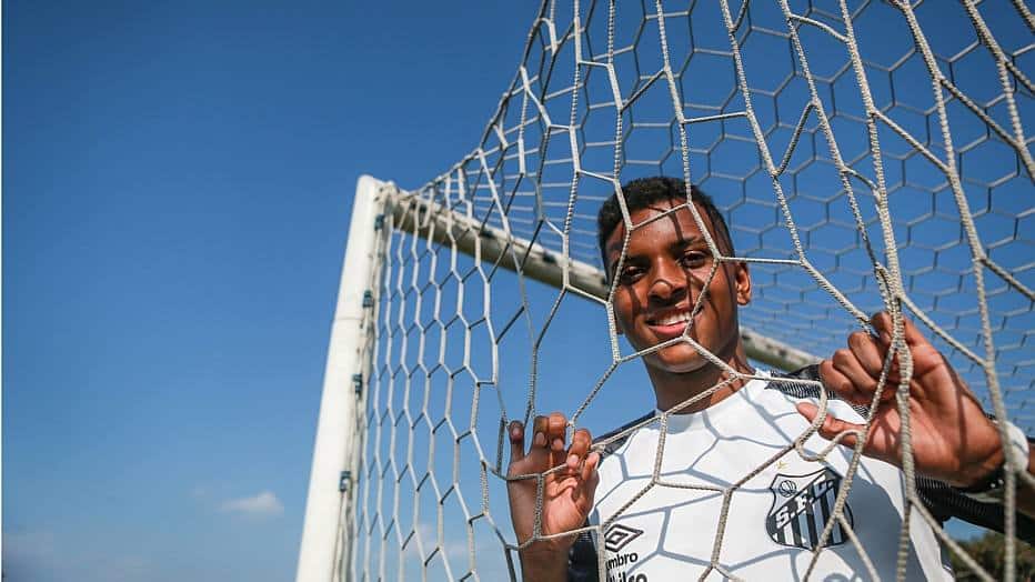 Após brilhar contra o Flamengo, atacante Rodrygo é destaque em exclusiva ao Estadão