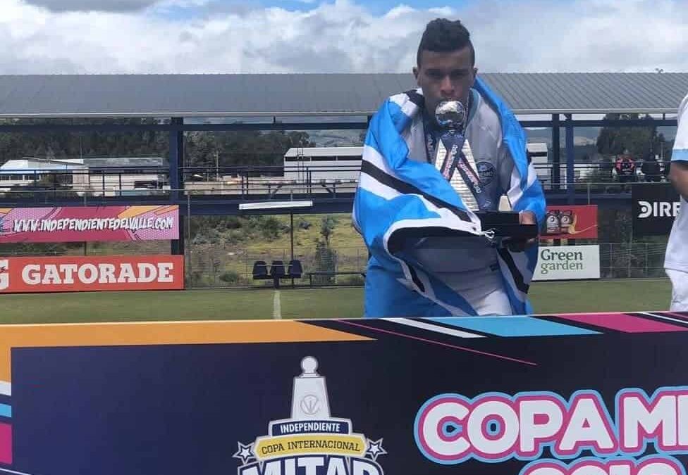 Parabéns, Caique! Com o Grêmio, atleta foi campeão da Copa Mitad Del Mundo Sub-18