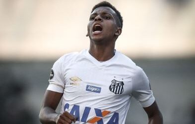 Rodrygo sai do banco, decide contra o Sport e chega a 10 gols pelo Santos