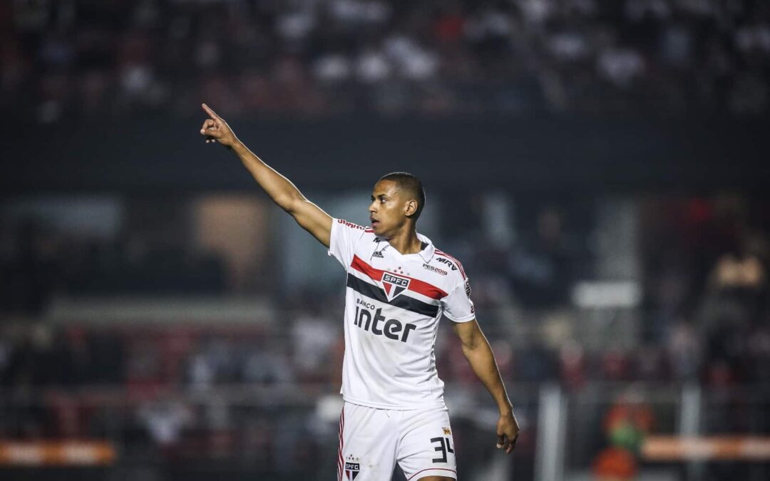 Com melhor média entre os zagueiros do São Paulo, Bruno Alves é destaque no Globoesporte.com