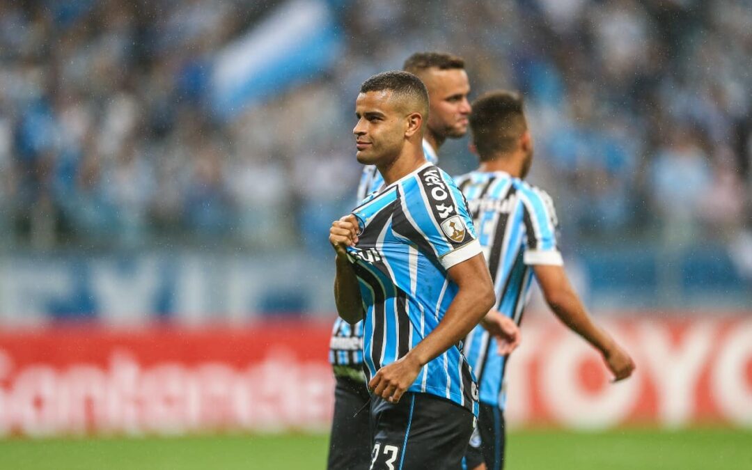 Alisson tem mais uma participação decisiva pelo Grêmio e vai à semifinal da Copa Libertadores