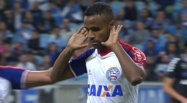 Grêmio e Bahia empatam pelo Brasileirão com dois gols de Élber e assistência de Alisson no duelo