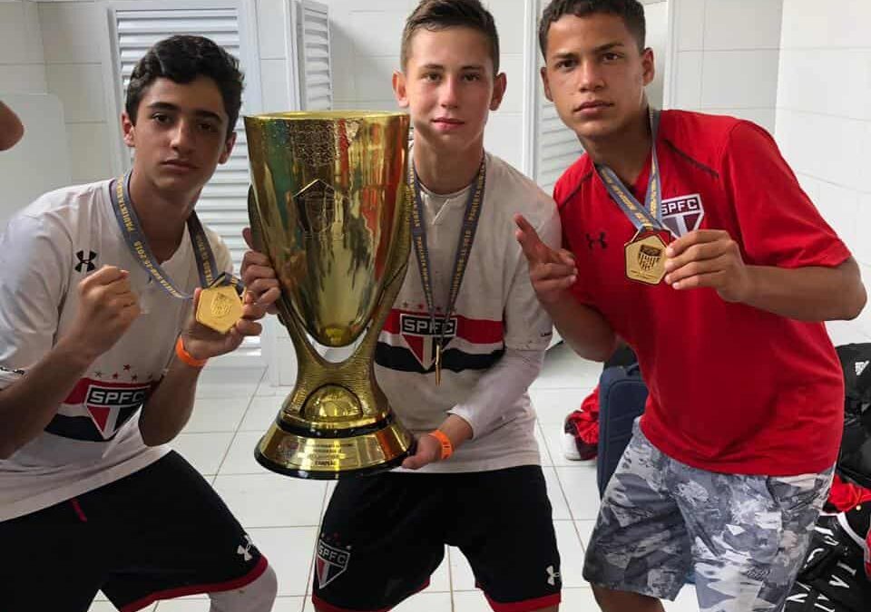 Patryck, Rodriguinho e Kaiky são campeões do Paulista Sub-15 pelo São Paulo