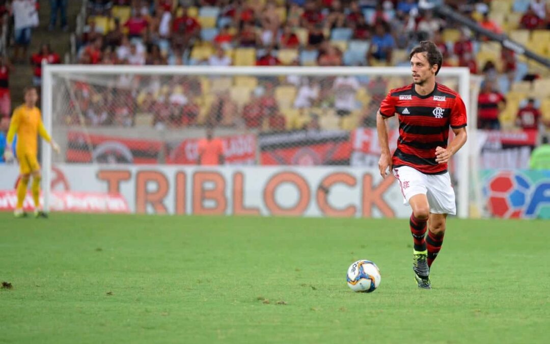 De cabeça, Rodrigo Caio marca primeiro gol com a camisa do Flamengo