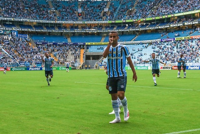 Após gol em jogo decisivo, Alisson é destaque no Globoesporte.com
