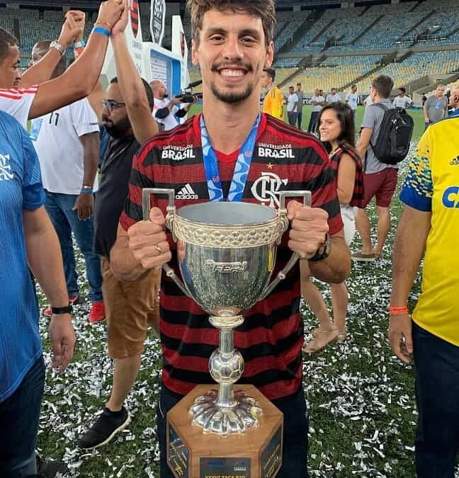 Rodrigo Caio é campeão da Taça Rio