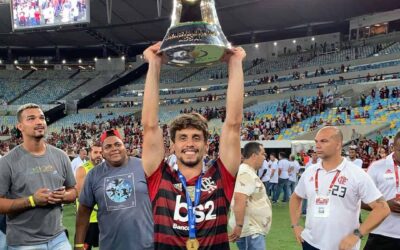 Mais um título! Rodrigo Caio levanta taça do Campeonato Brasileiro