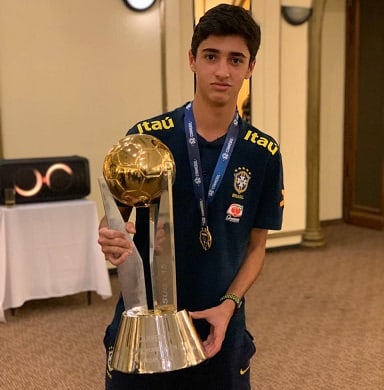 Rodriguinho é campeão do Sul-Americano Sub-15 com a Seleção Brasileira