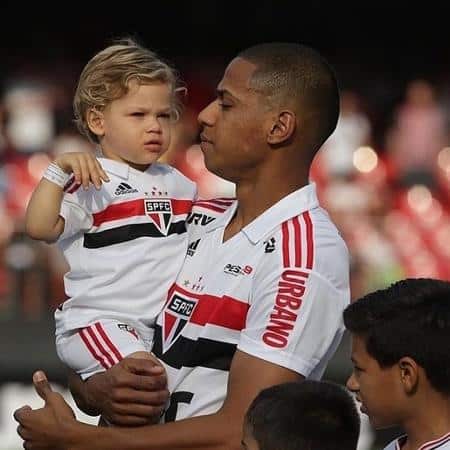 Bruno Alves relembra início no São Paulo e cita algumas inspirações em entrevista aos canais oficiais do clube