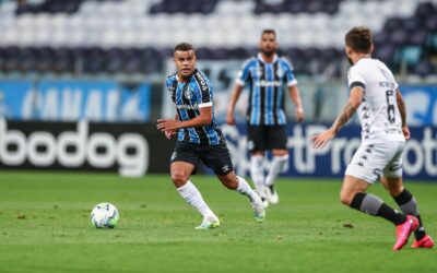 Com mais uma assistência na temporada, Alisson se destaca em triunfo do Grêmio