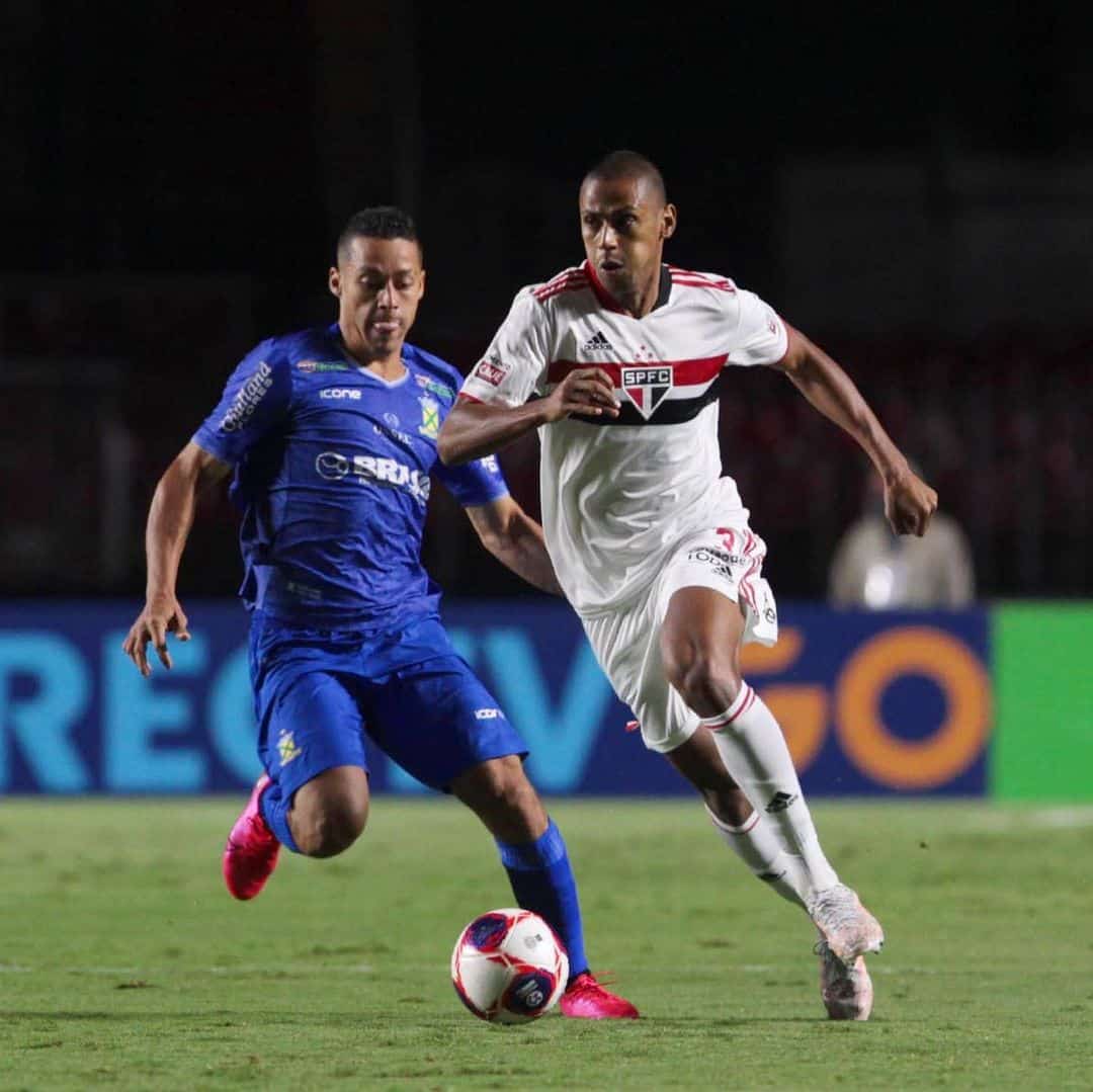 Destaque do São Paulo, zagueiro Bruno Alves exalta raça e corte no rosto em  entrevista ao LANCE! - Un1que Football