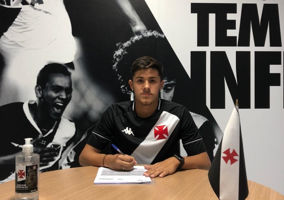 Caio Dantas renova contrato com o Vasco até 2024