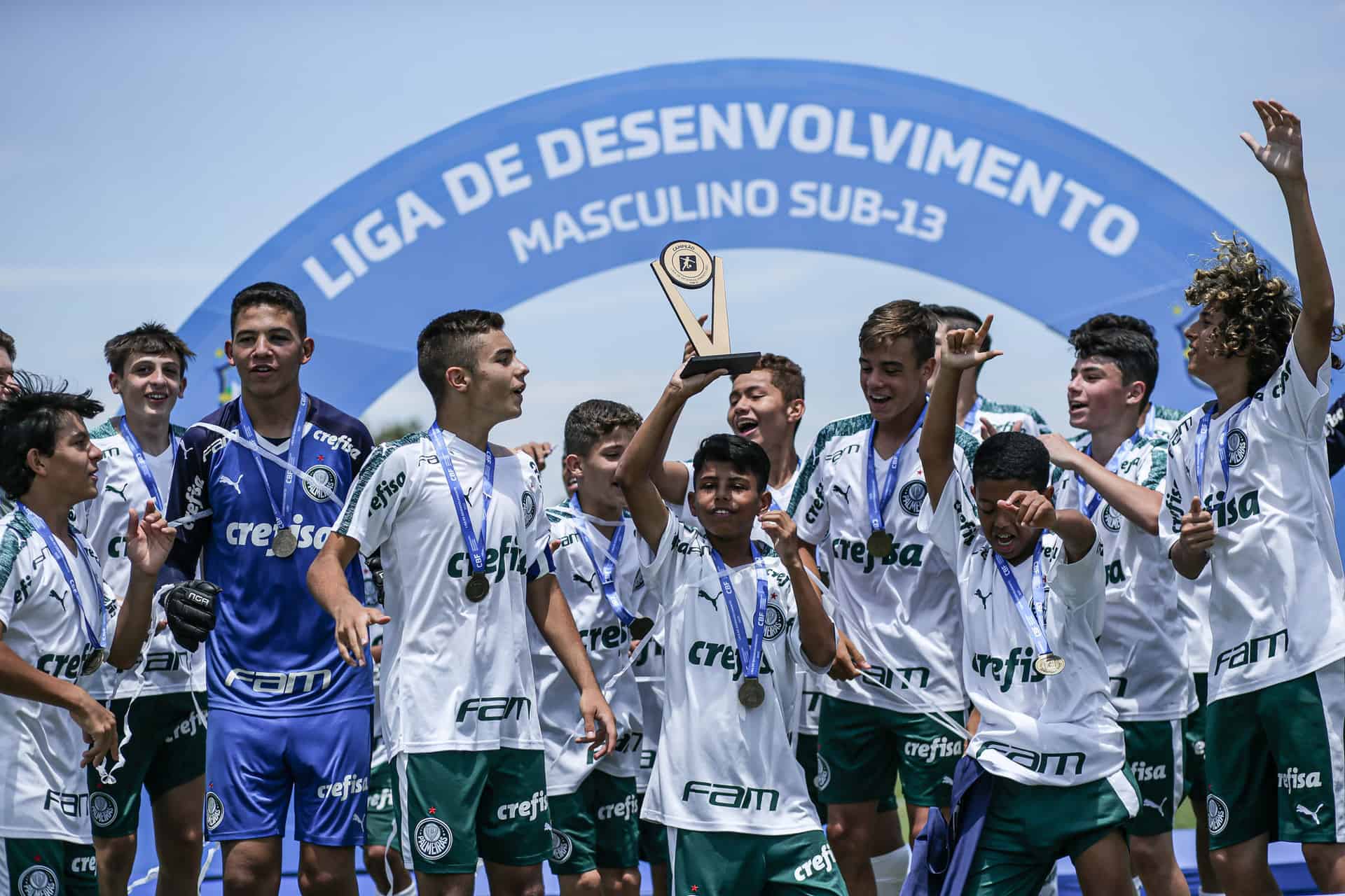 Equipe sub-13 do Corinthians é campeã da série ouro do Campeonato