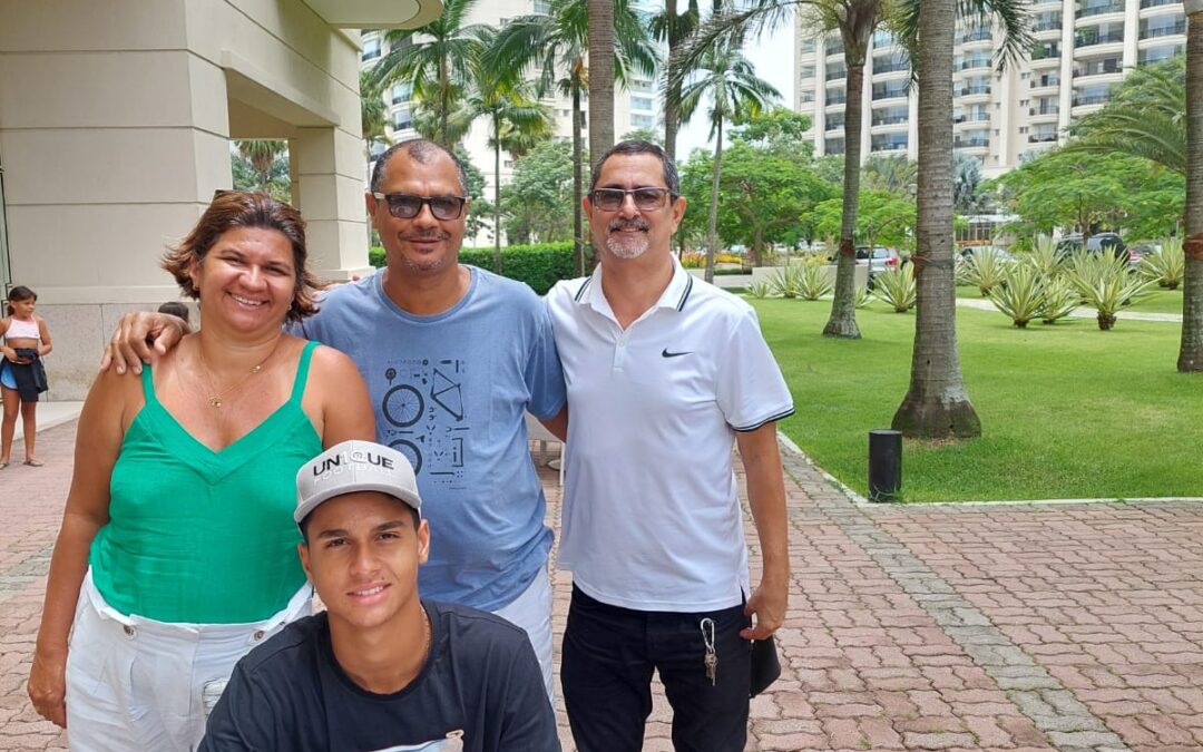 Bernardo Valim, meio-campista do Botafogo Sub-17, é o novo cliente da Un1que Football