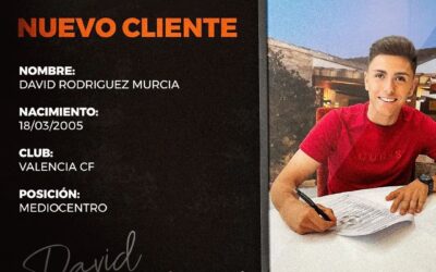 David Rodriguez, meio-campista do Valencia, de 17 anos, é o novo cliente da Un1que Football