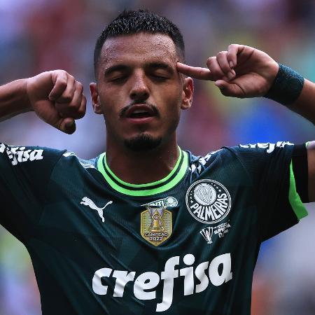 Gabriel Menino vira protagonista no Palmeiras