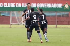 Herói do sub-20, Bernardo Valim é tratado como joia no Botafogo e treina com os profissionais