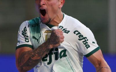 Artur marcou de cabeça mais de metade dos gols pelo Palmeiras