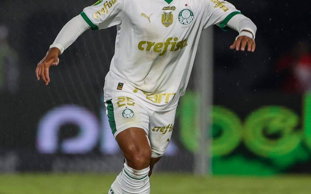Autor de gols em finais, Gabriel Menino pode completar marca importante em mais uma decisão pelo Palmeiras