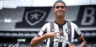 Joia da base do Botafogo, Bernardo Valim tem contrato renovado até 2027