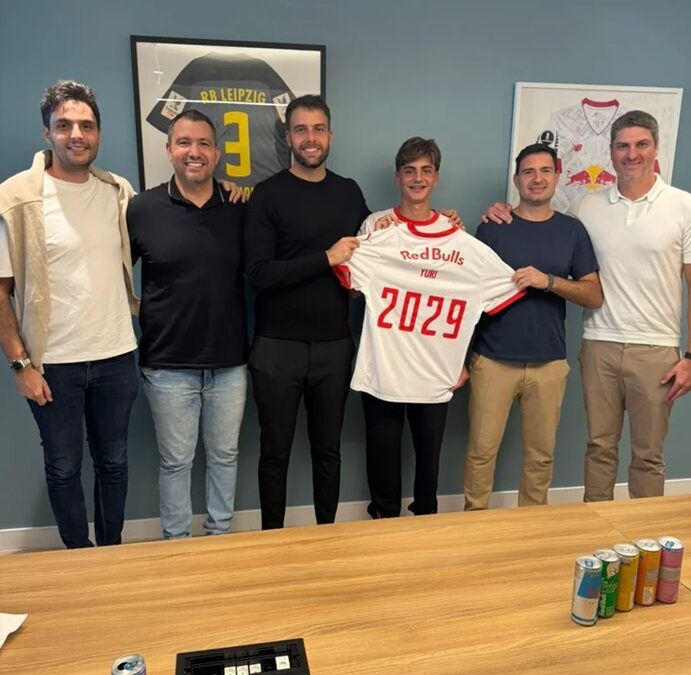 Grande promessa da base do Red Bull Bragantino, Yuri Leles renova até 2029