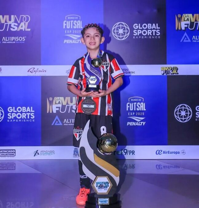 Heitor Torres é campeão da Copa do Mundo de Futsal