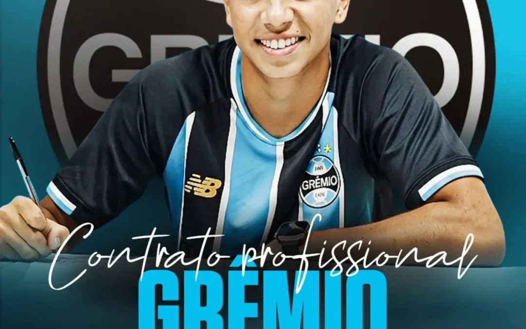 Grande promessa do Grêmio, Kauã Rezende assina primeiro contrato profissional com o clube